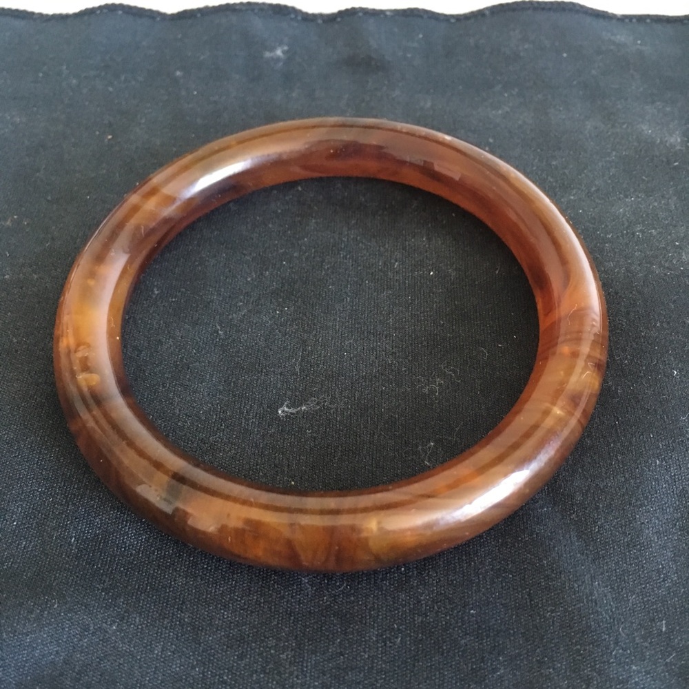 ✂️ 1940s Swirl Bangle Bracelet